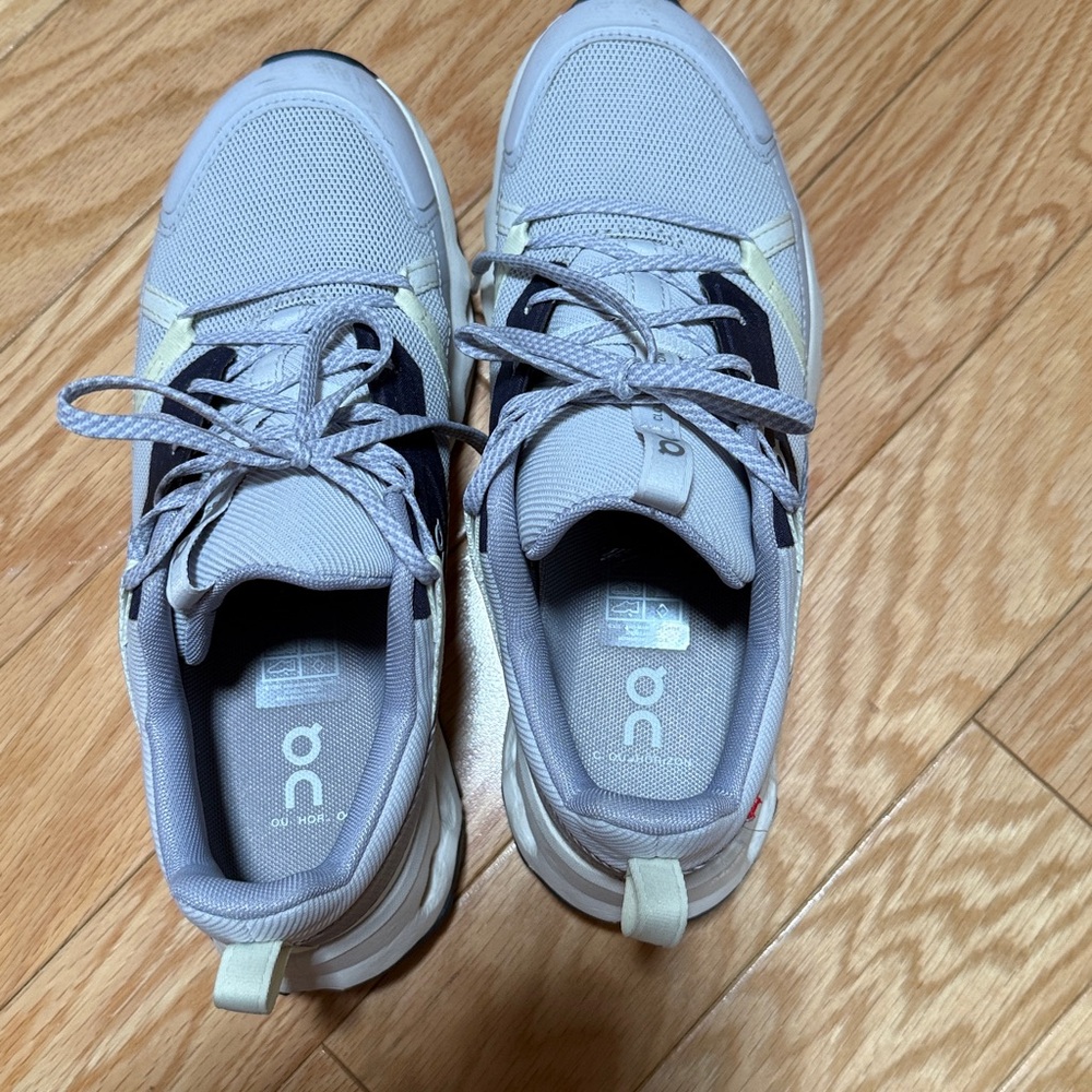 On Running Gray and Black Athletic Shoes size 7,5